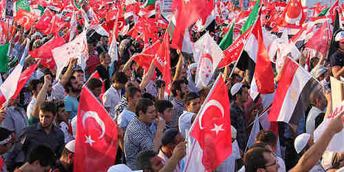 Morsi supporters rally in Istanbul on Sunday (Zaman)