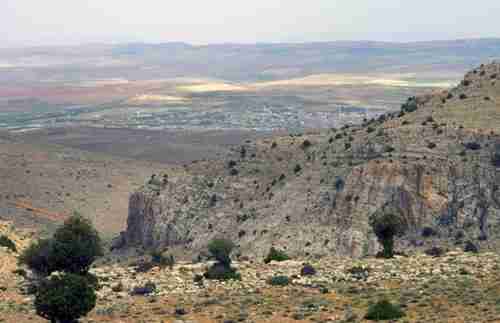 The Syrian border town of Assal al-Ward, in the Qalamoun region. (AP)