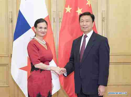 Panama's vice president Isabel de Saint Malo de Alvarado meets China's vice president Li Yuanchao in Beijing on Tuesday (Xinhua)