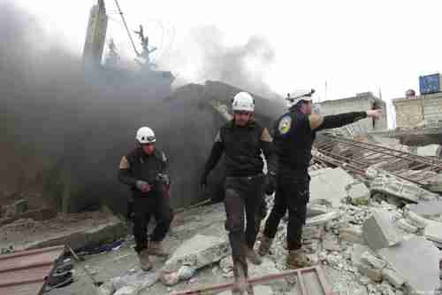 Civil defense team looks for survivors after al-Assad regime airstrike in Idlib.  (Anadolu)