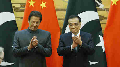 Pakistan's prime minister Imran Khan and China's Premier Li Keqiang in Beijing earlier this month, with Khan begging for aid.  (Getty)