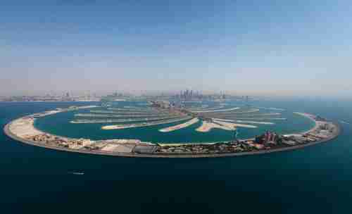 Palm Island project in Dubai. These islands were created with some 385 million tons of sand. (Spiegel)