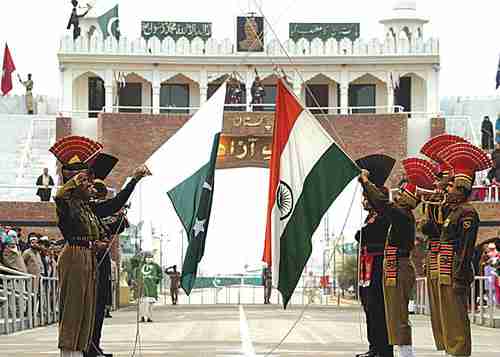 Flag-lowering ceremony at the Wagah border crossing between India and Pakistan