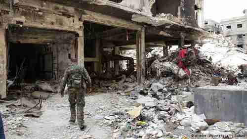 Scene of destruction in Yarmouk refugee camp (dpa)