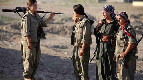 Kurdish women fighting ISIS in Iraq (AFP)