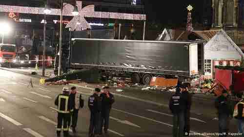 Aftermath of truck massacre in Berlin (DW)